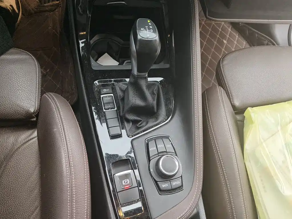 BMW X1 2019 sDrive18Li Premium Model фото 7