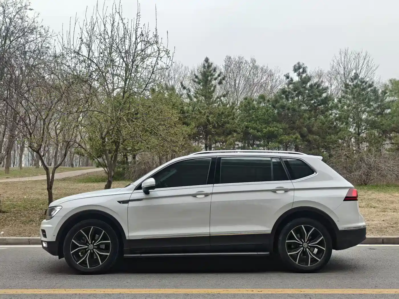 Volkswagen Tiguan L 2020 330TSI Auto 2WD Smart Luxury China VI фото 3