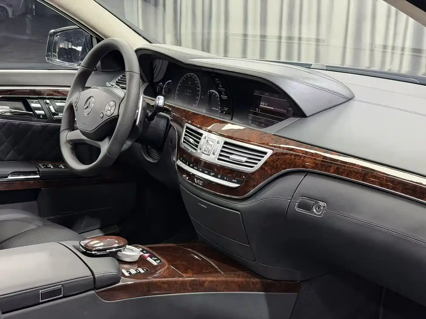 Mercedes-Benz S-Class AMG 2010 AMG S 65 фото 11