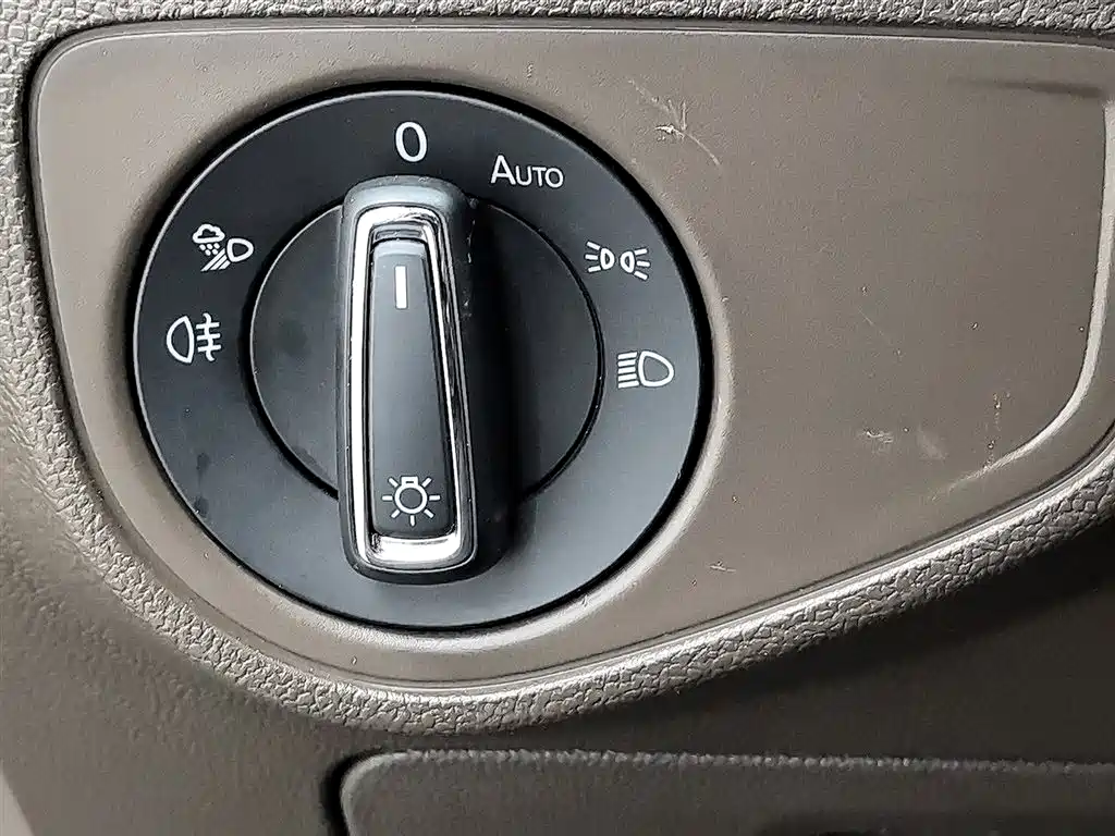 Volkswagen Viloran 2020 380TSI Premium фото 21