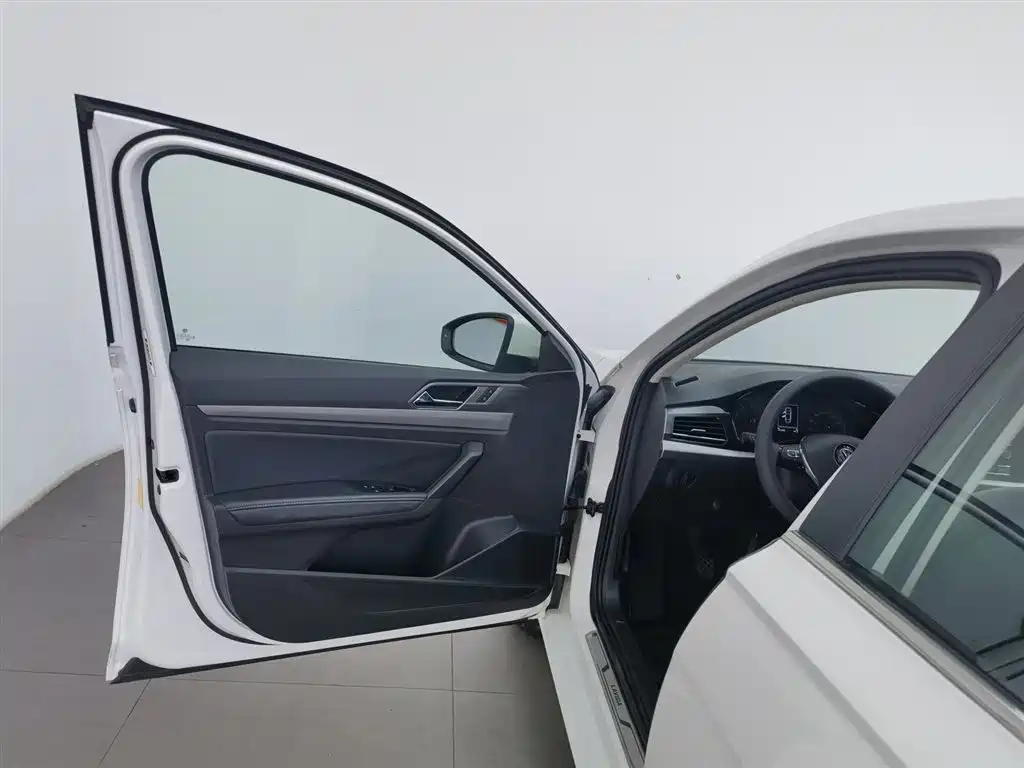 Volkswagen Lavida 2018 1.5L Manual Comfort Edition China V фото 8