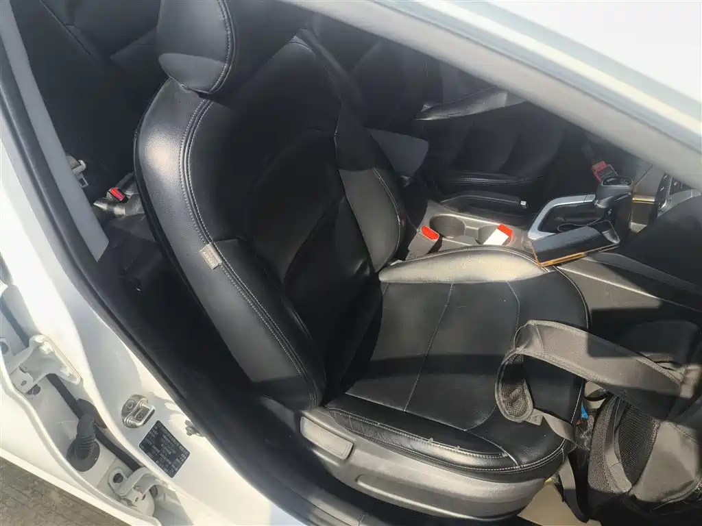 Hyundai Elantra 2016 Model 1.6L Automatic Smart Elite фото 19