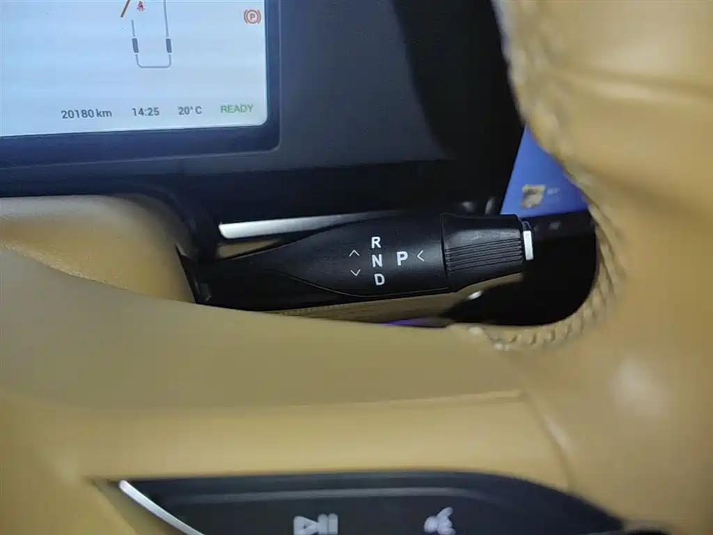 Voyah Auto Voyah Dreamer 2025 PHEV AWD Flagship Kunpeng Edition фото 14