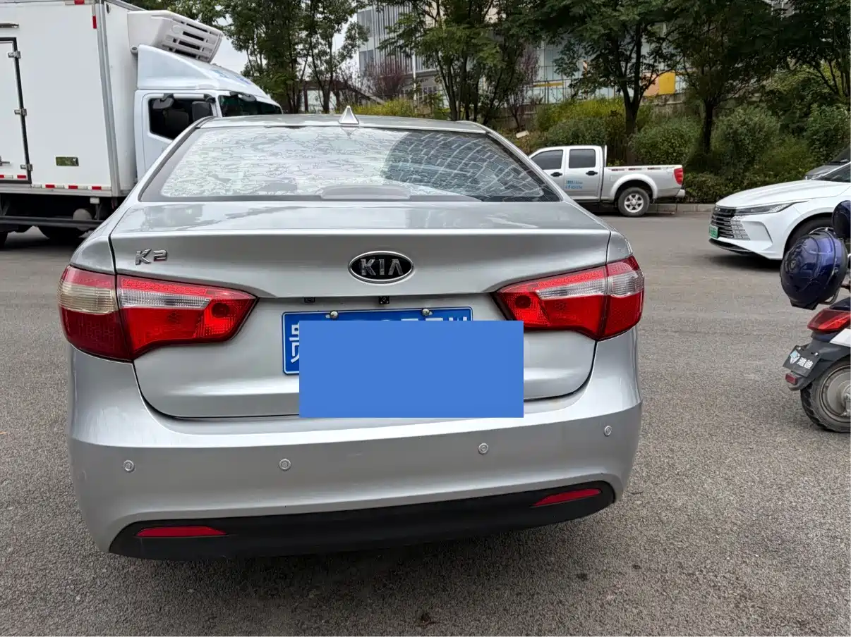 Kia K2 2011 2011 Sedan 1.4L MT GLS