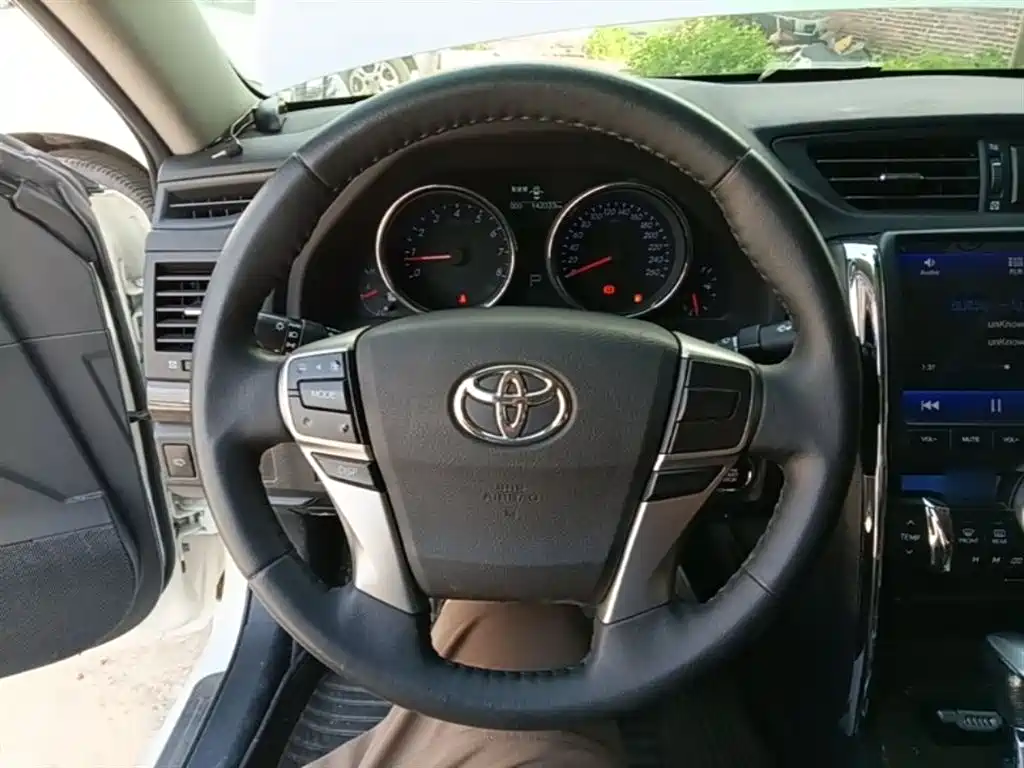 Toyota Reiz 2013 2.5V Elite Edition фото 11
