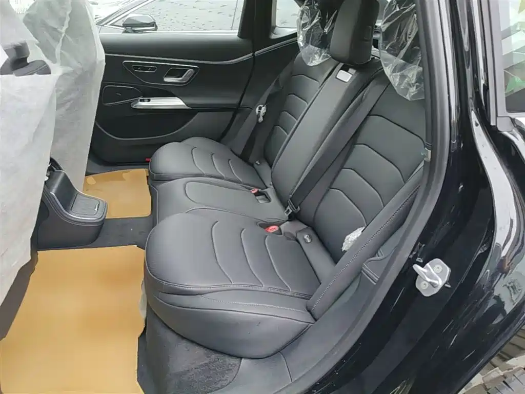 Mercedes-Benz E-Class New Energy 2023 E 350 e L Plug-in Hybrid Sport Sedan фото 17