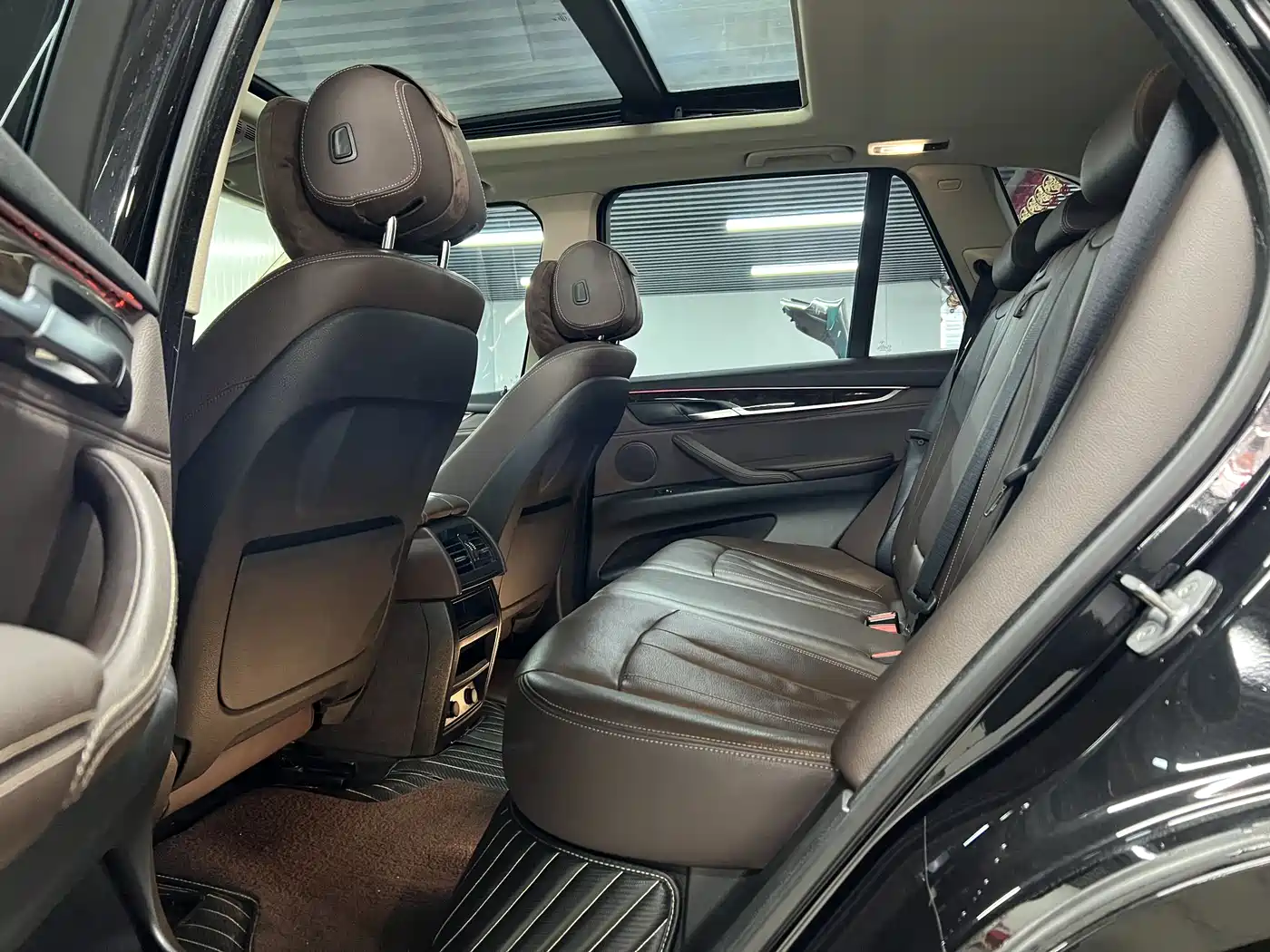 BMW X5 (Import) 2018 xDrive35i Elegant Model фото 8