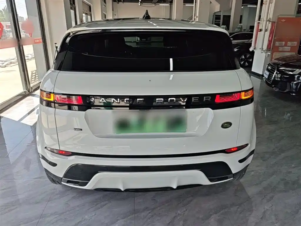 Land Rover Range Rover Evoque New Energy 2023 Range Rover Evoque L P300e Plug-in Hybrid Edition фото 6