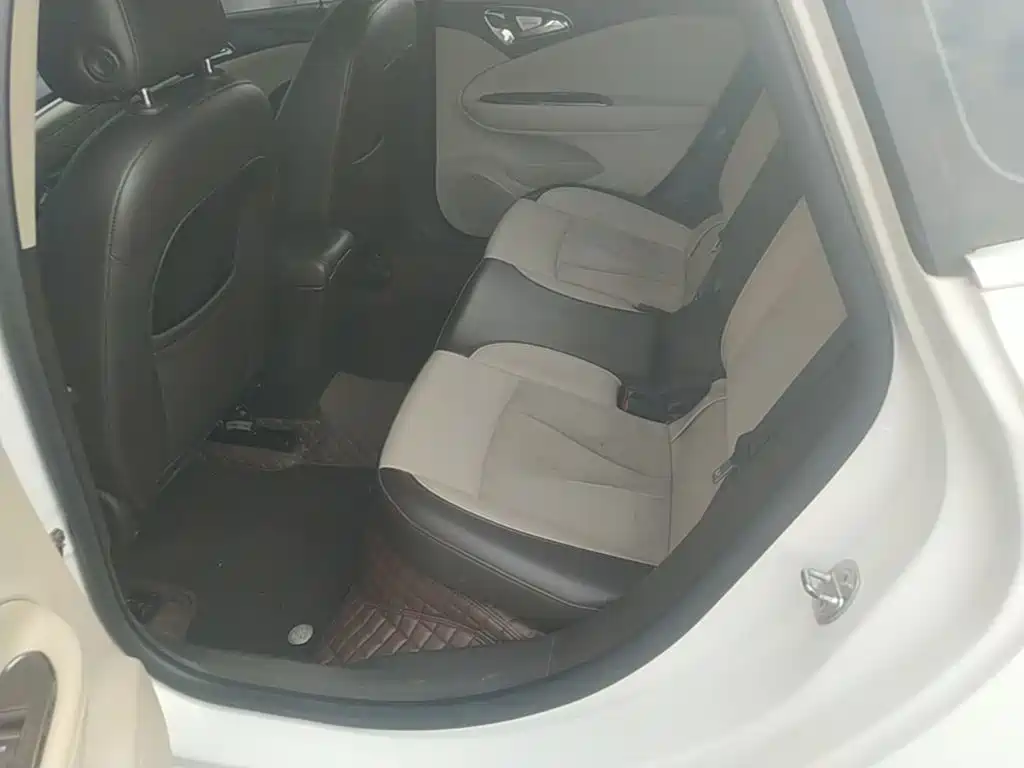 Фото 17 - Buick Verano