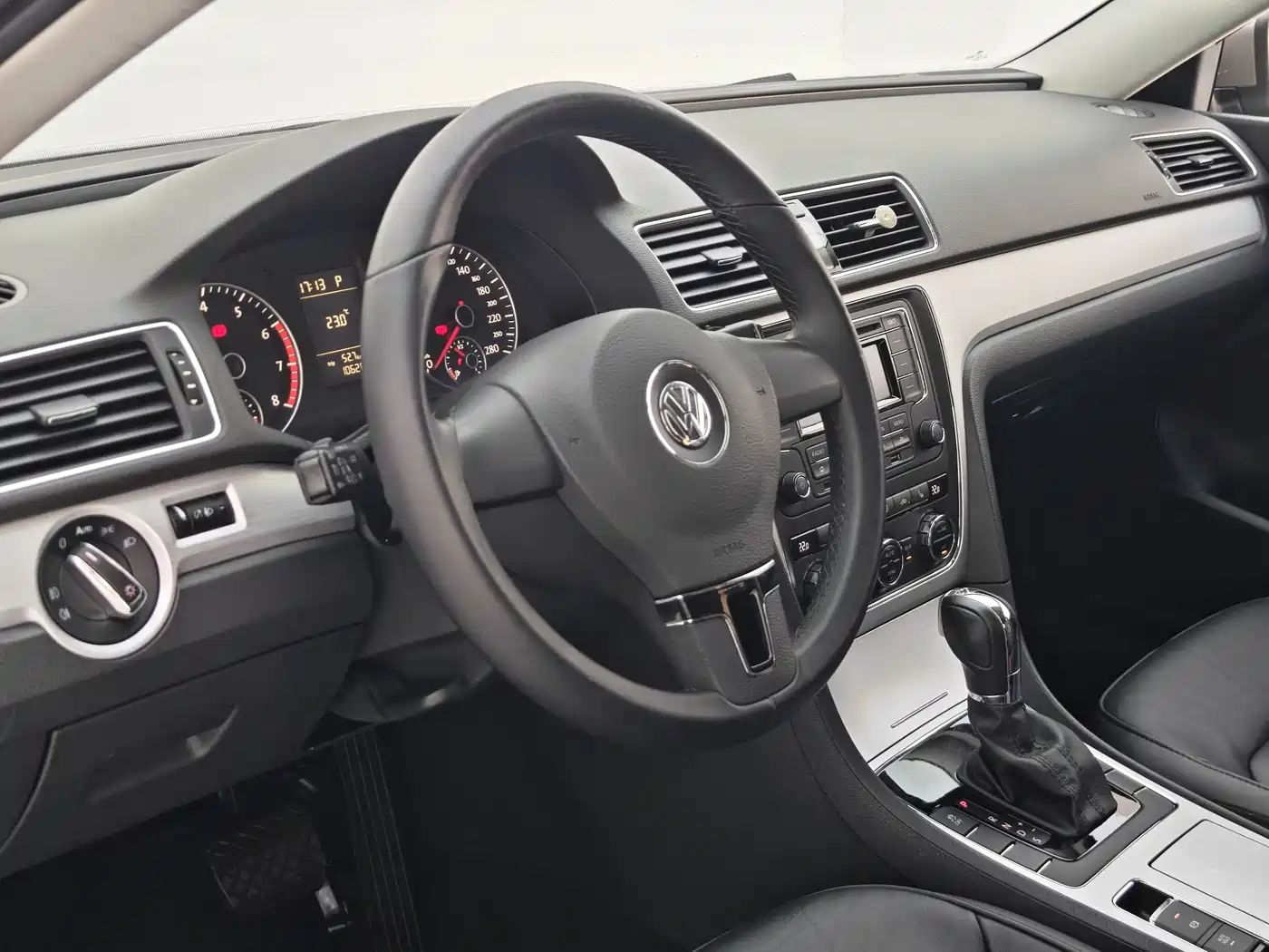 Фото 18 - Volkswagen Passat