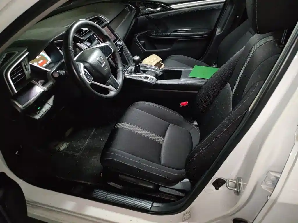 Фото 16 - Honda Civic