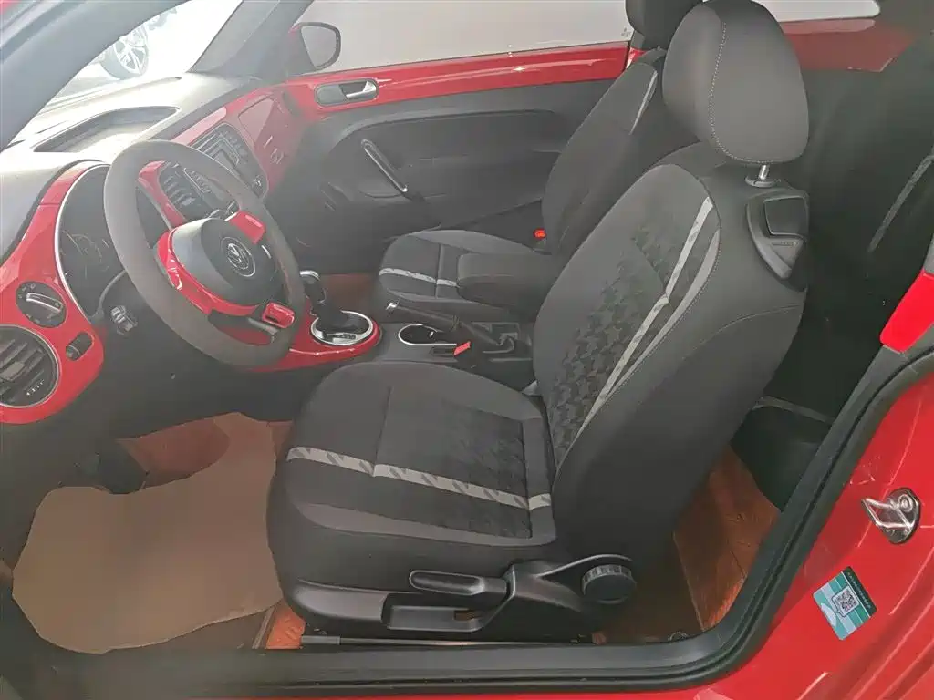 Volkswagen Beetle 2018 180TSI Easy Joy Edition фото 11