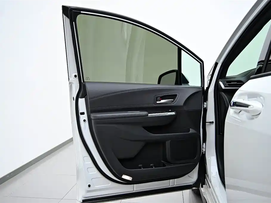 Toyota Sienna 2021 2.5L Hybrid Premium Edition фото 21