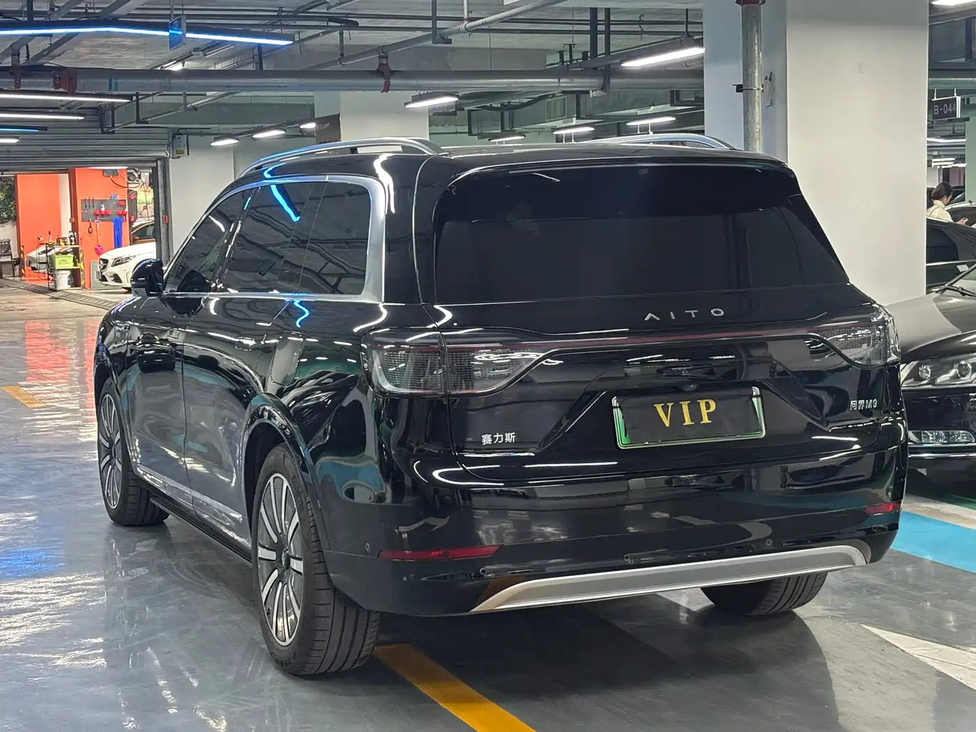 AITO Wenjie AITO M9 2024 Extended Range Ultra 42kWh 6-Seater фото 23