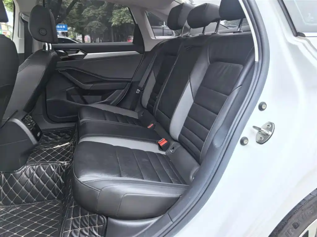Volkswagen Sagitar 2022 280TSI DSG Soaring Edition фото 17