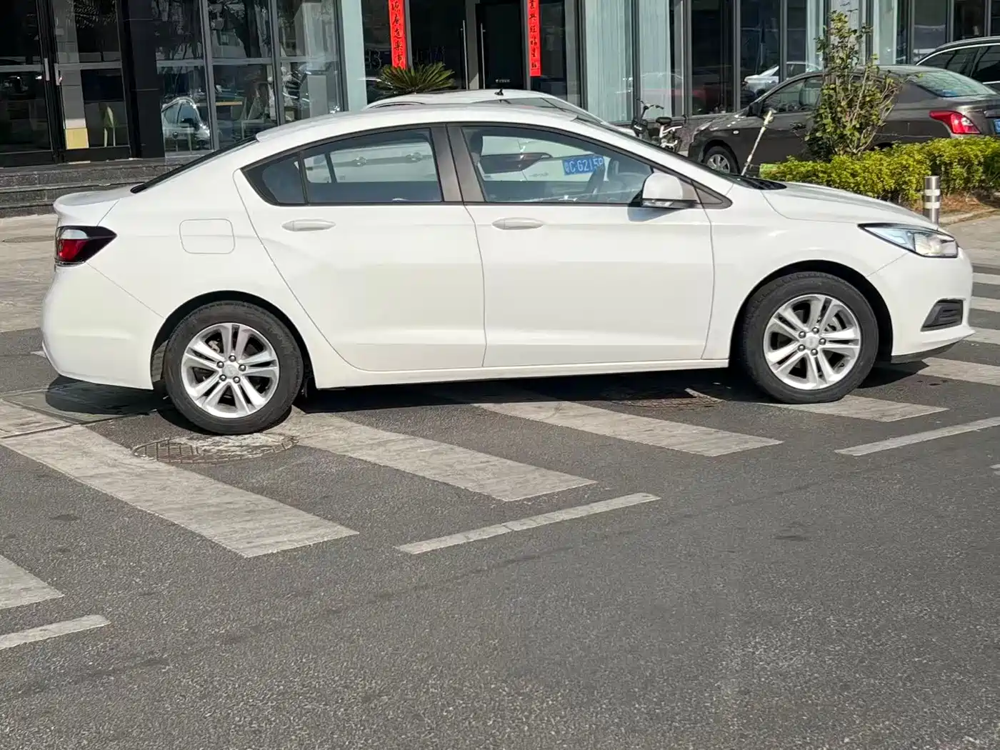 Chevrolet Cruze 2015 1.5L Automatic Fashion Navigation Edition фото 7