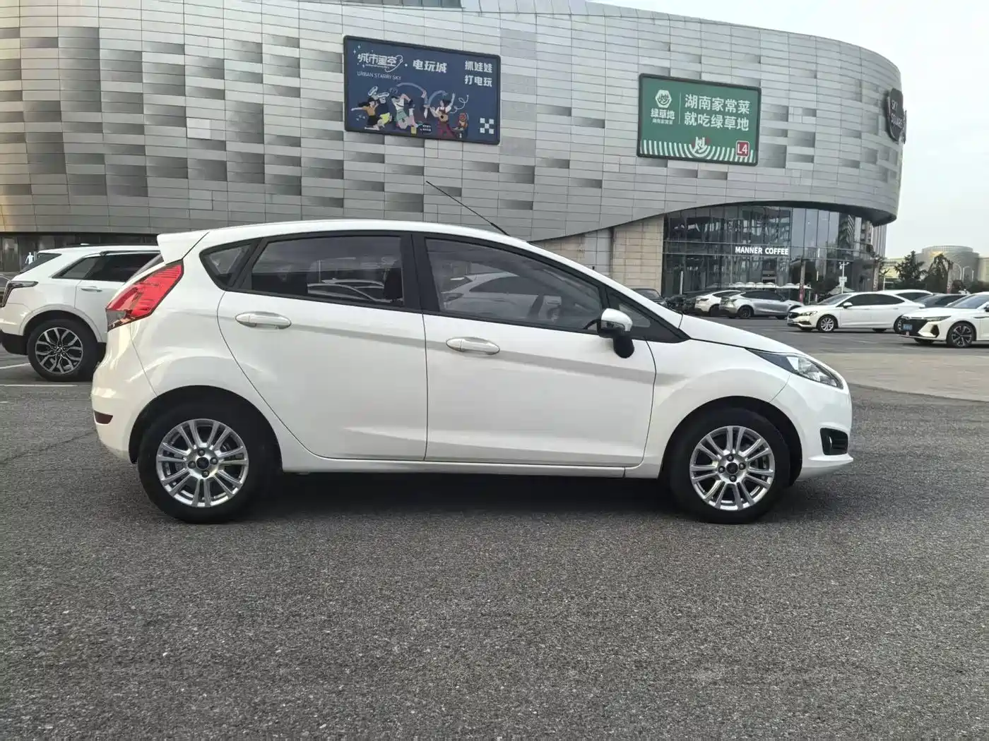 Ford Fiesta 2015 2013 Sedan 1.5L Automatic Elegance Model