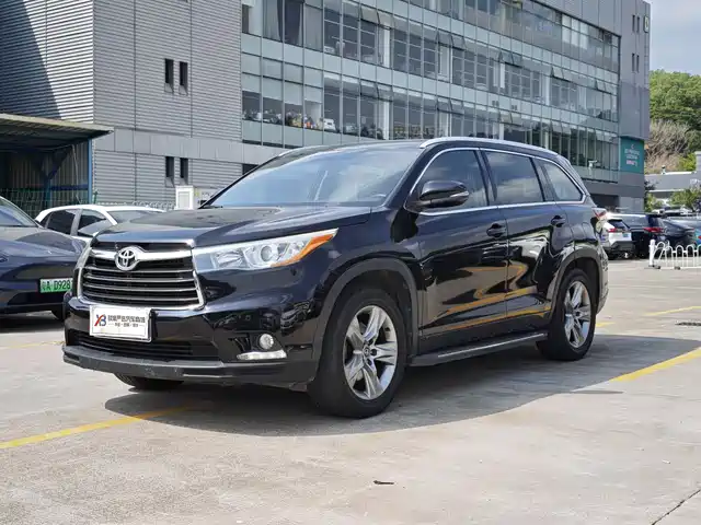 TOYOTA HIGHLANDER
