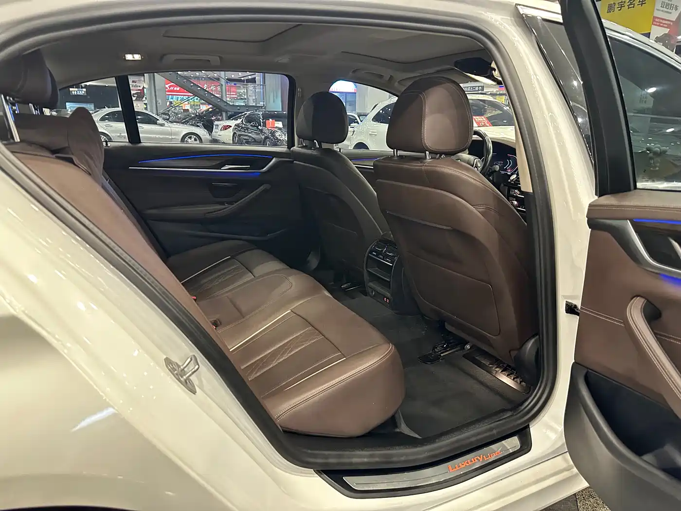 BMW 5-SERIES