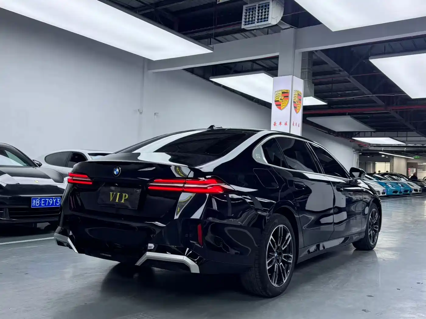 BMW 5 Series 2025 525Li M Sport Package фото 17