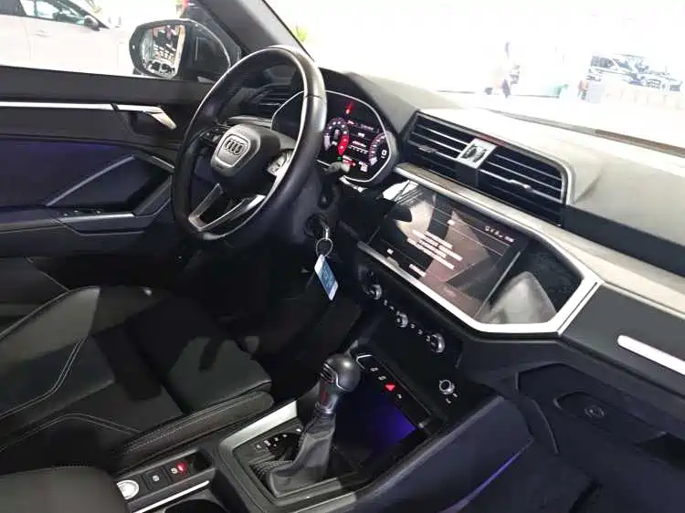 Audi Q3 2024 35 TFSI Progressive Sport фото 19