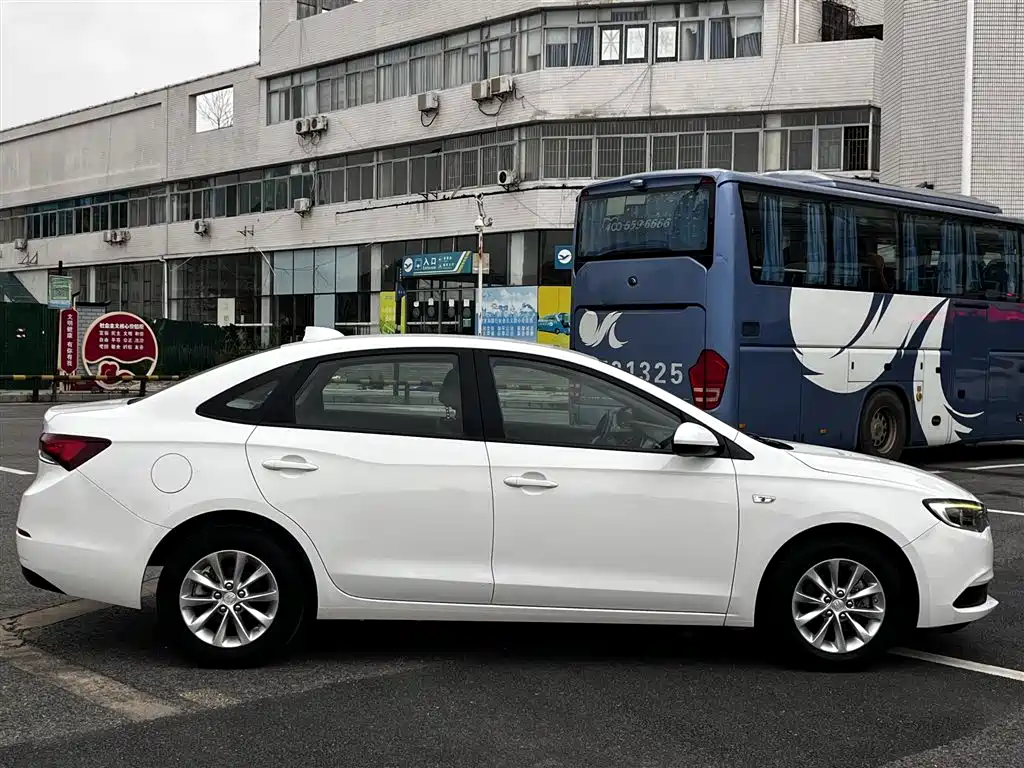 Buick Excelle 2018 15T DCT Progressive (China V) фото 5