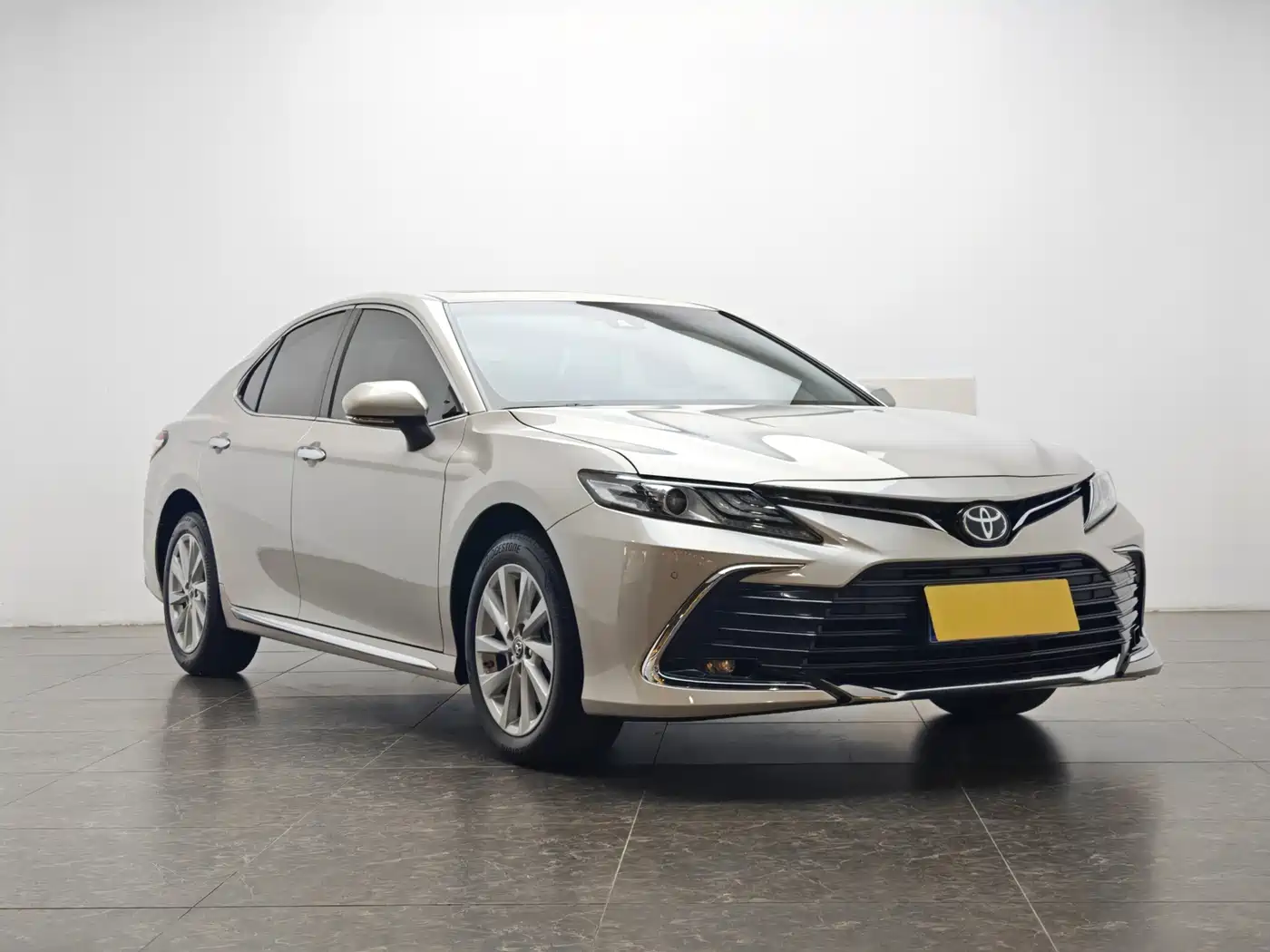 Toyota Camry 2023 2.0G Luxury Edition фото 2