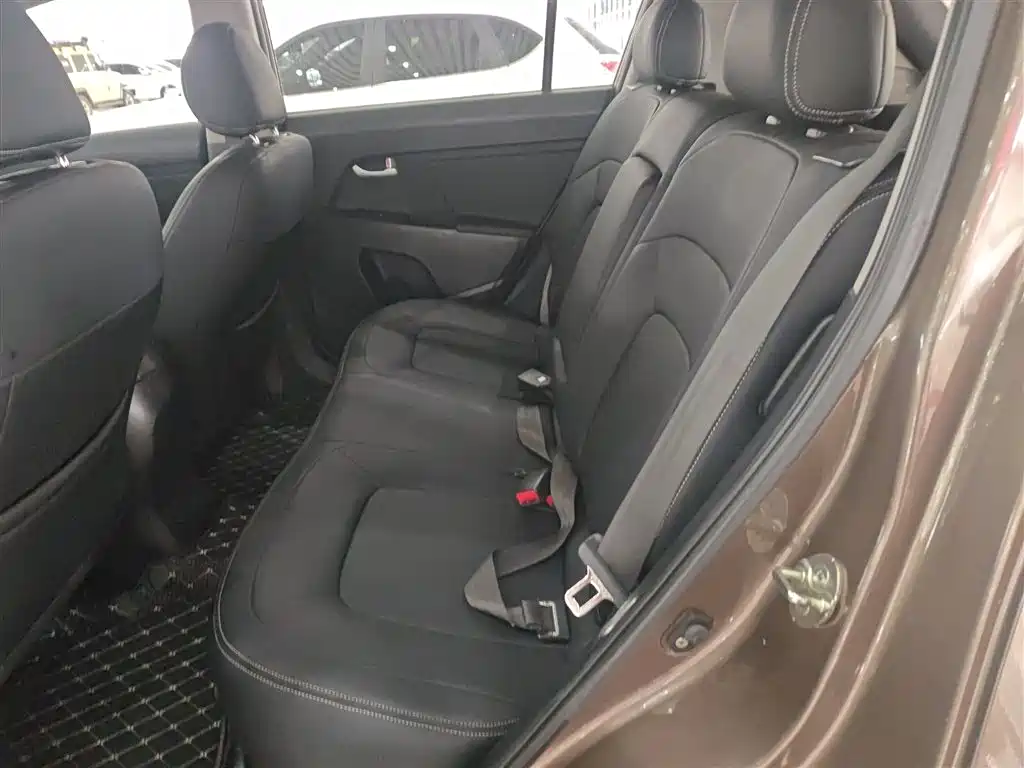 Kia Sportage 2015 2.0L Automatic 2WD GL фото 17