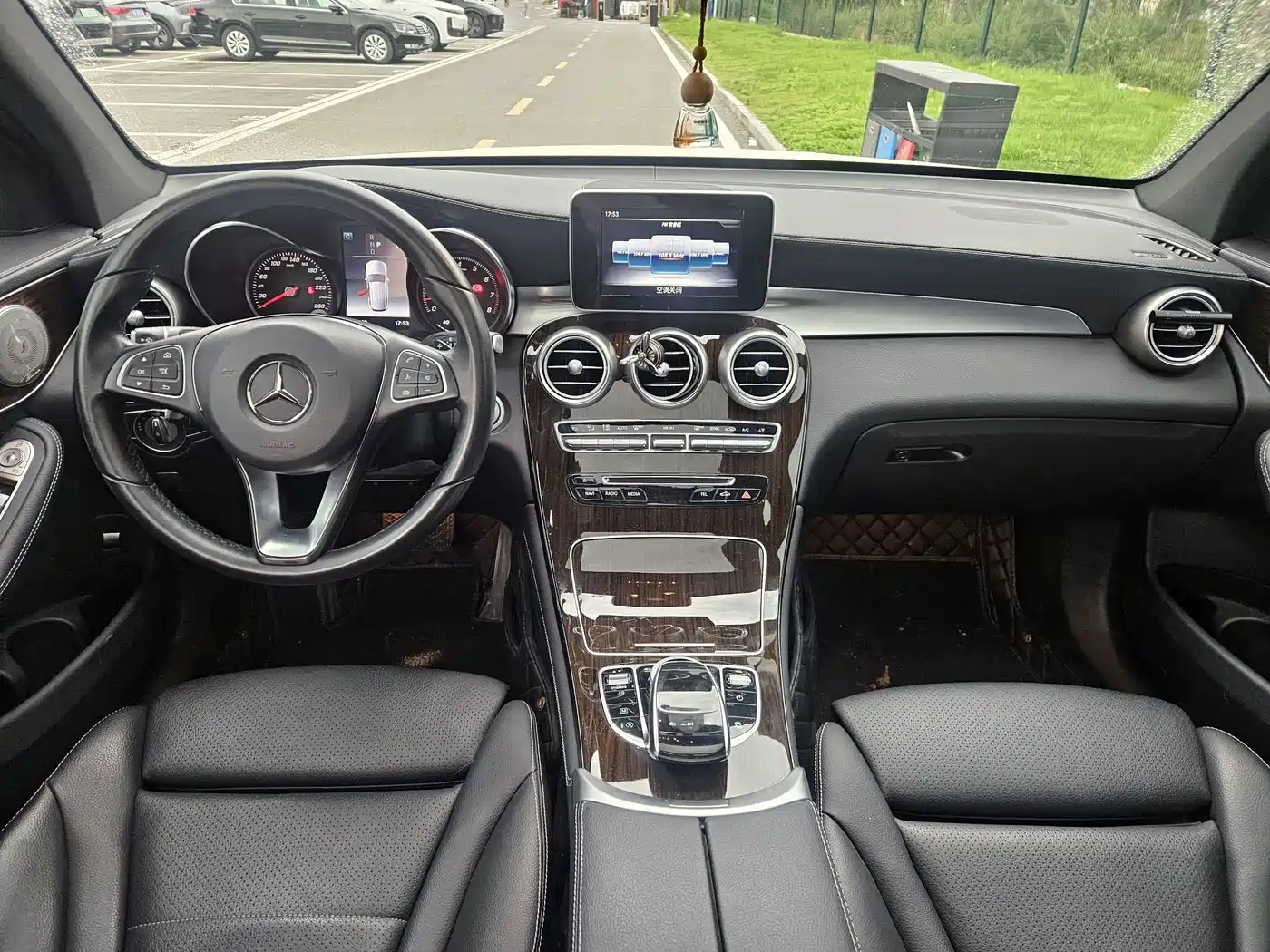 Mercedes-Benz GLC 2019 GLC 260 4MATIC Luxury фото 11