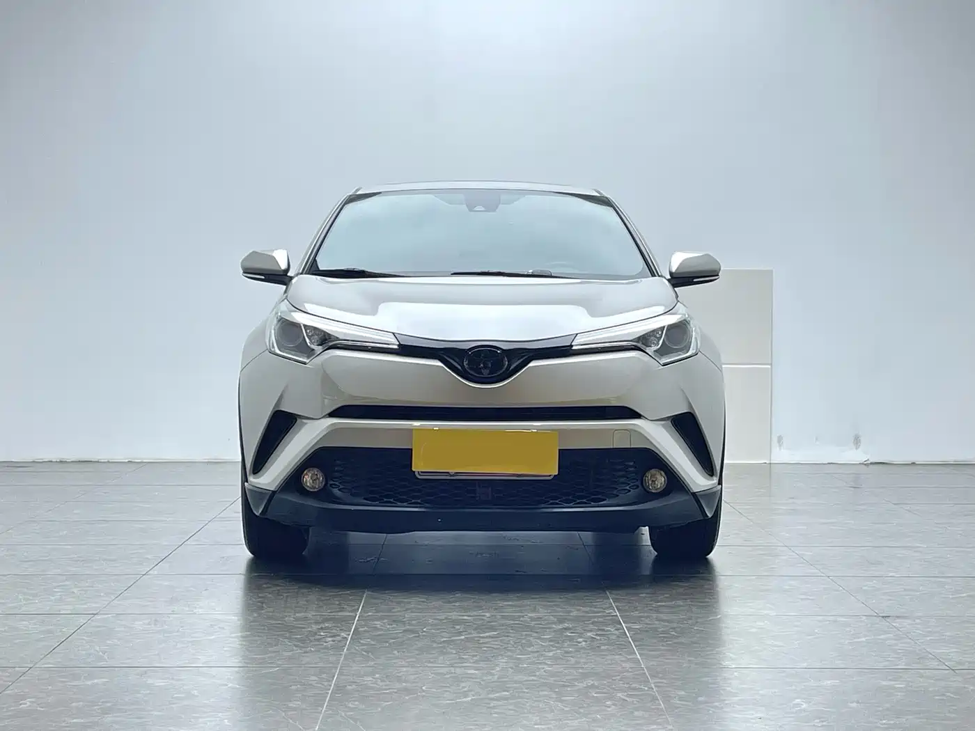 Toyota C-HR 2020 Model 2.0L Leading фото 2