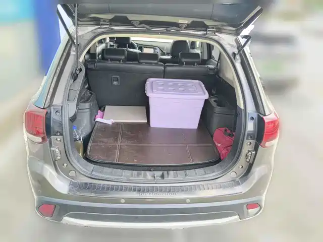 Mitsubishi Outlander (Import) 2016 2.4L 4WD Elite 5-seater — фото 5