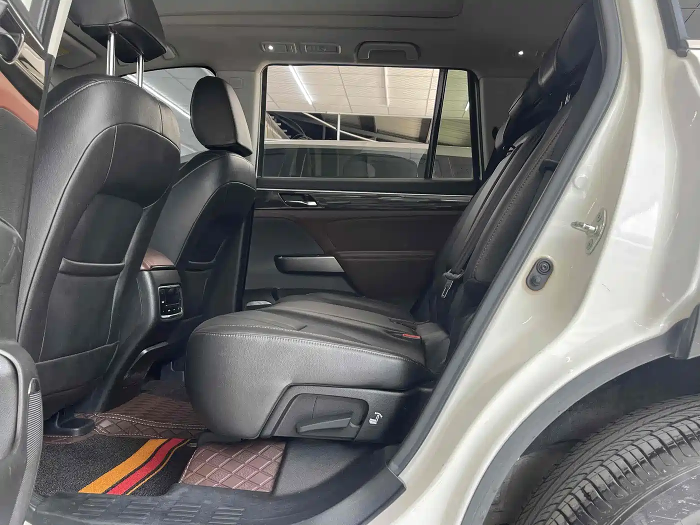 GAC Trumpchi Trumpchi GS8 2017 320T 2WD Luxury Smart Connect (7-seater) фото 5