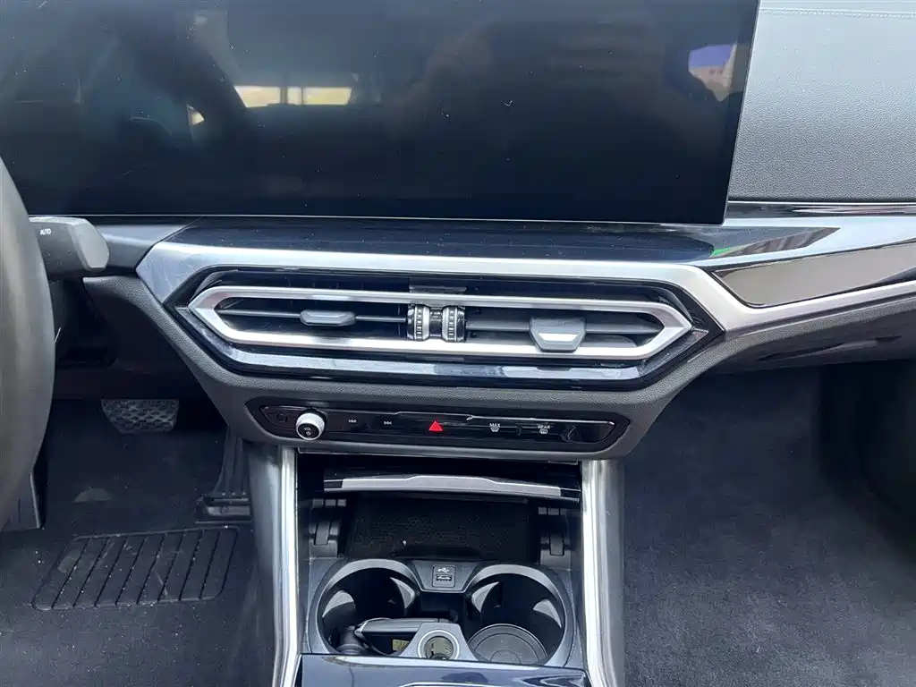 BMW 3 Series 2023 320Li M Sport Package фото 9