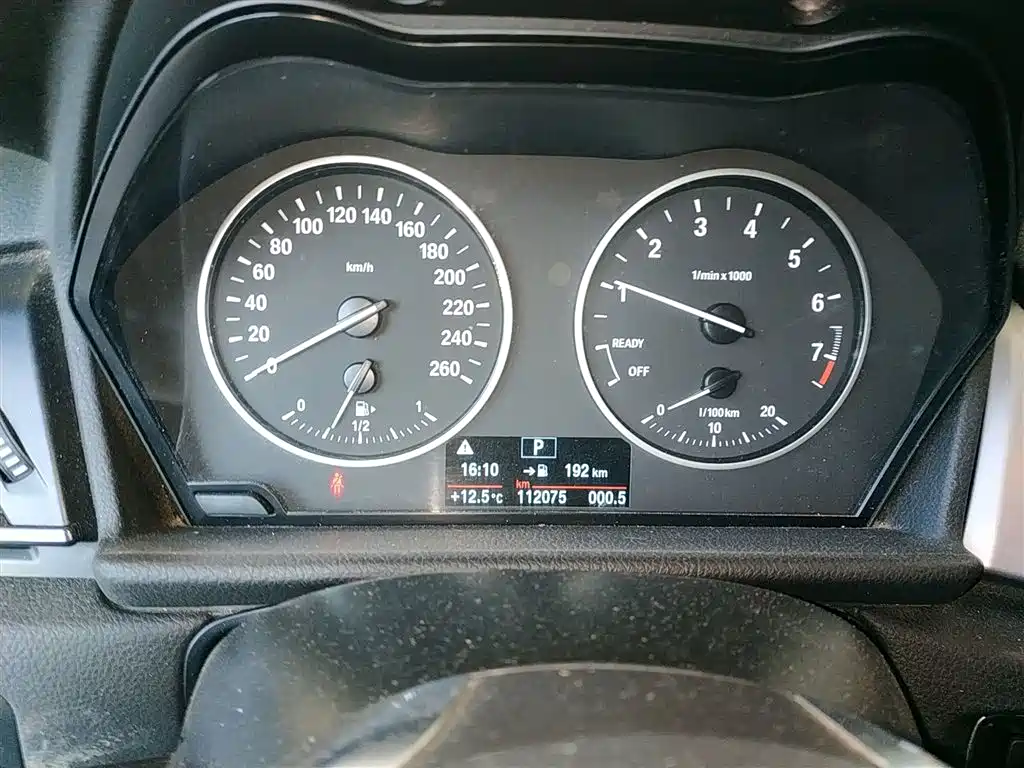BMW 2 Series Touring 2016 218i Leading фото 5