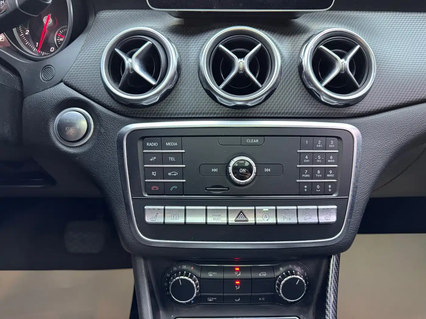 Mercedes-Benz GLA 2018 GLA 220 4MATIC Sport фото 12
