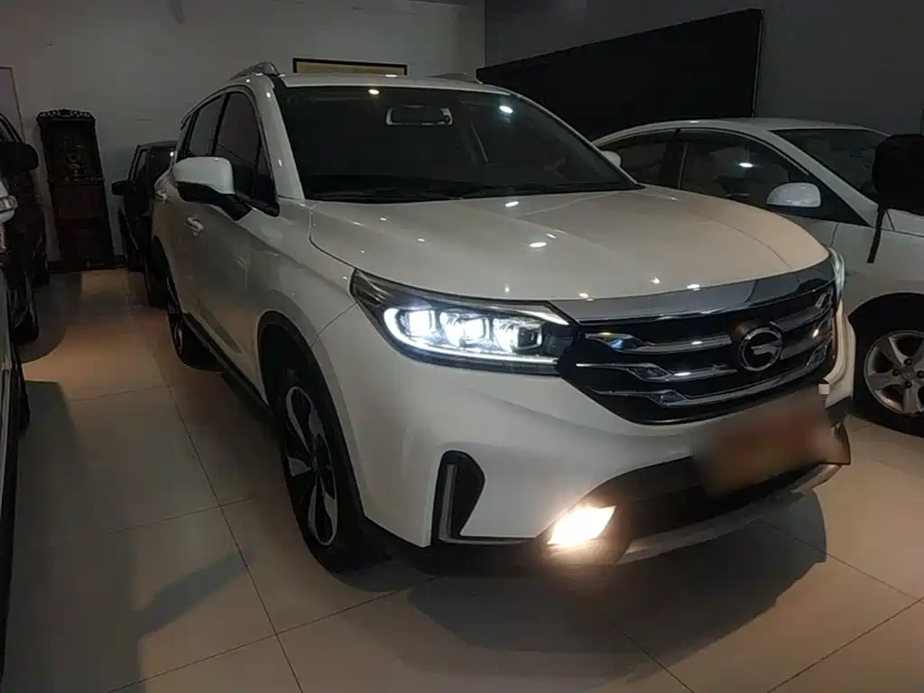 GAC Trumpchi Trumpchi GS4 2018 235T Automatic 2WD Luxury Smart Connect Million Commemorative Edition фото 4