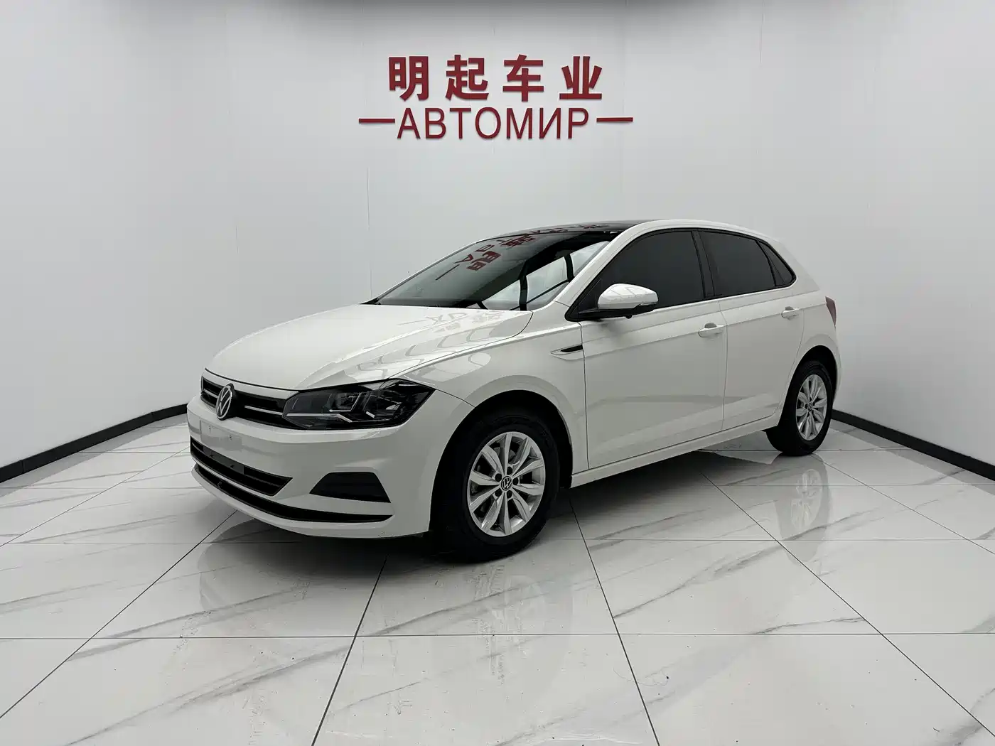 VOLKSWAGEN POLO