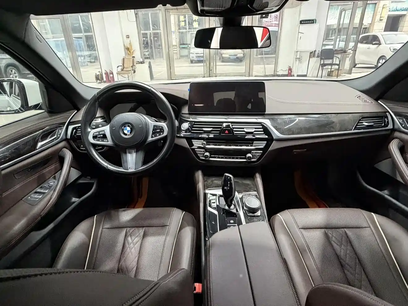 BMW 5 Series 2022 Model Second Facelift 525Li M Sport Package фото 7