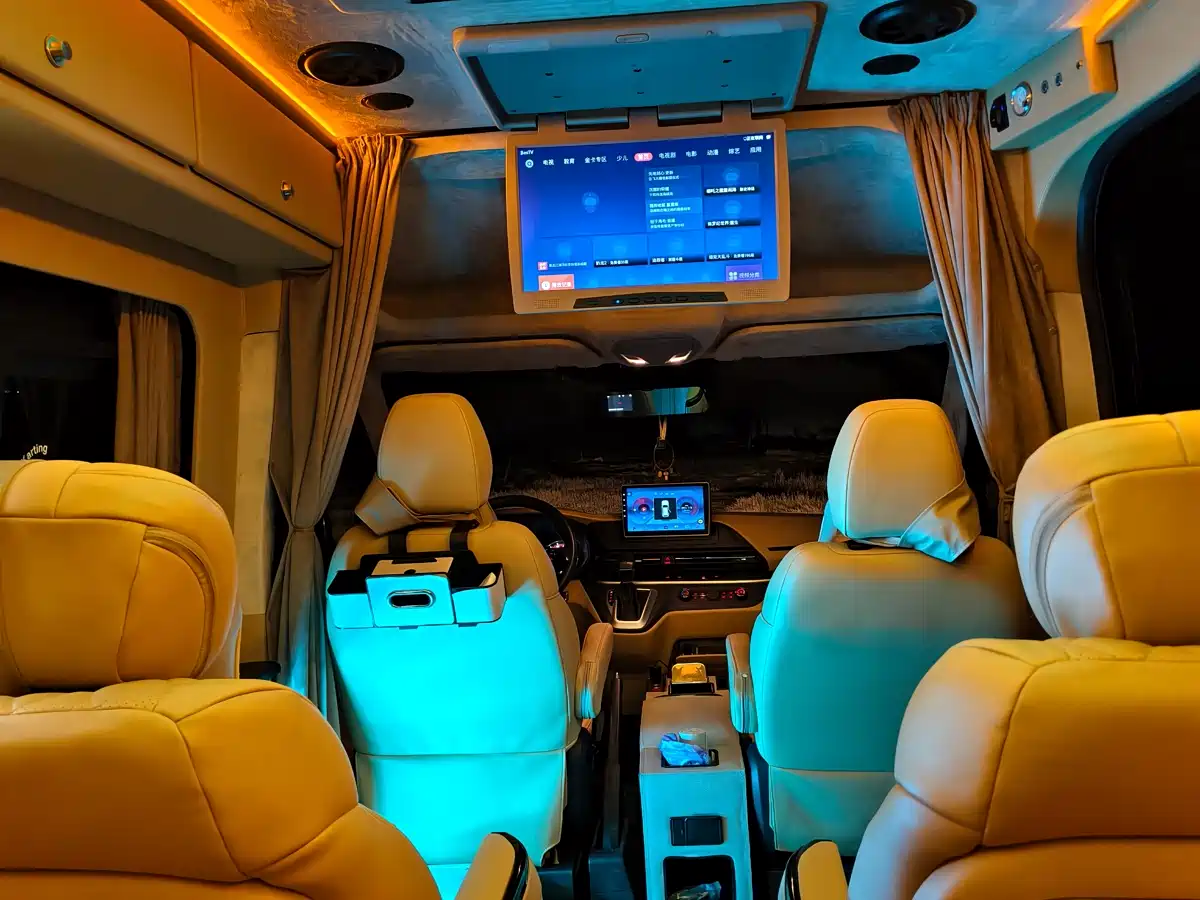 SAIC Maxus Xintu V90 2019 2.0T Automatic Zhiduo Star RWD Single Tire Extended Wheelbase Super High Roof 7-Seater фото 6