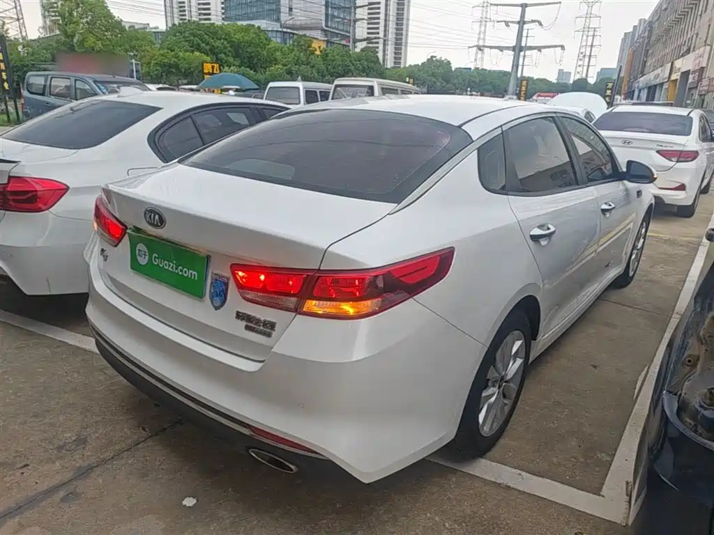Kia K5 2016 2.0L Automatic GLS фото 7