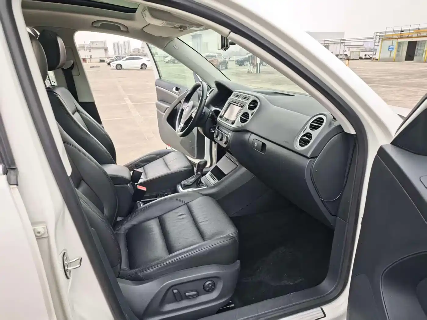 Volkswagen Tiguan 2015 1.8TSI Automatic 2WD Highline фото 7