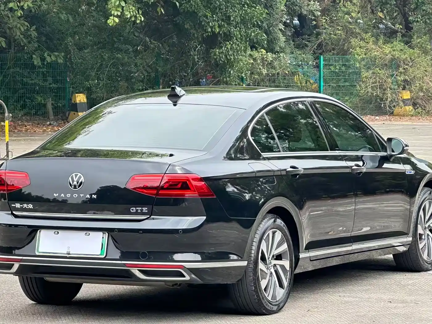 VOLKSWAGEN MAGOTAN GTE PLUG IN HYBRID