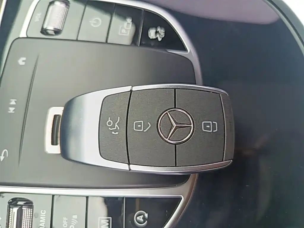 Mercedes-Benz GLC 2021 GLC 260 L 4MATIC Sporty фото 9