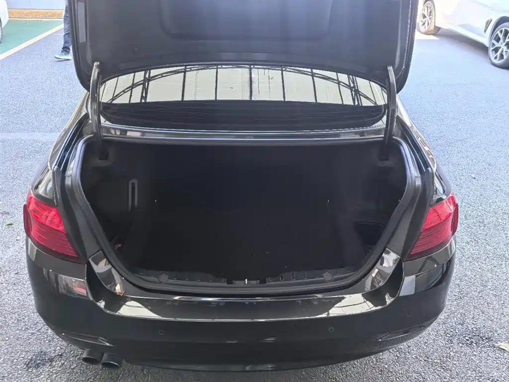 BMW 5 Series 2014 520Li Elegance фото 6