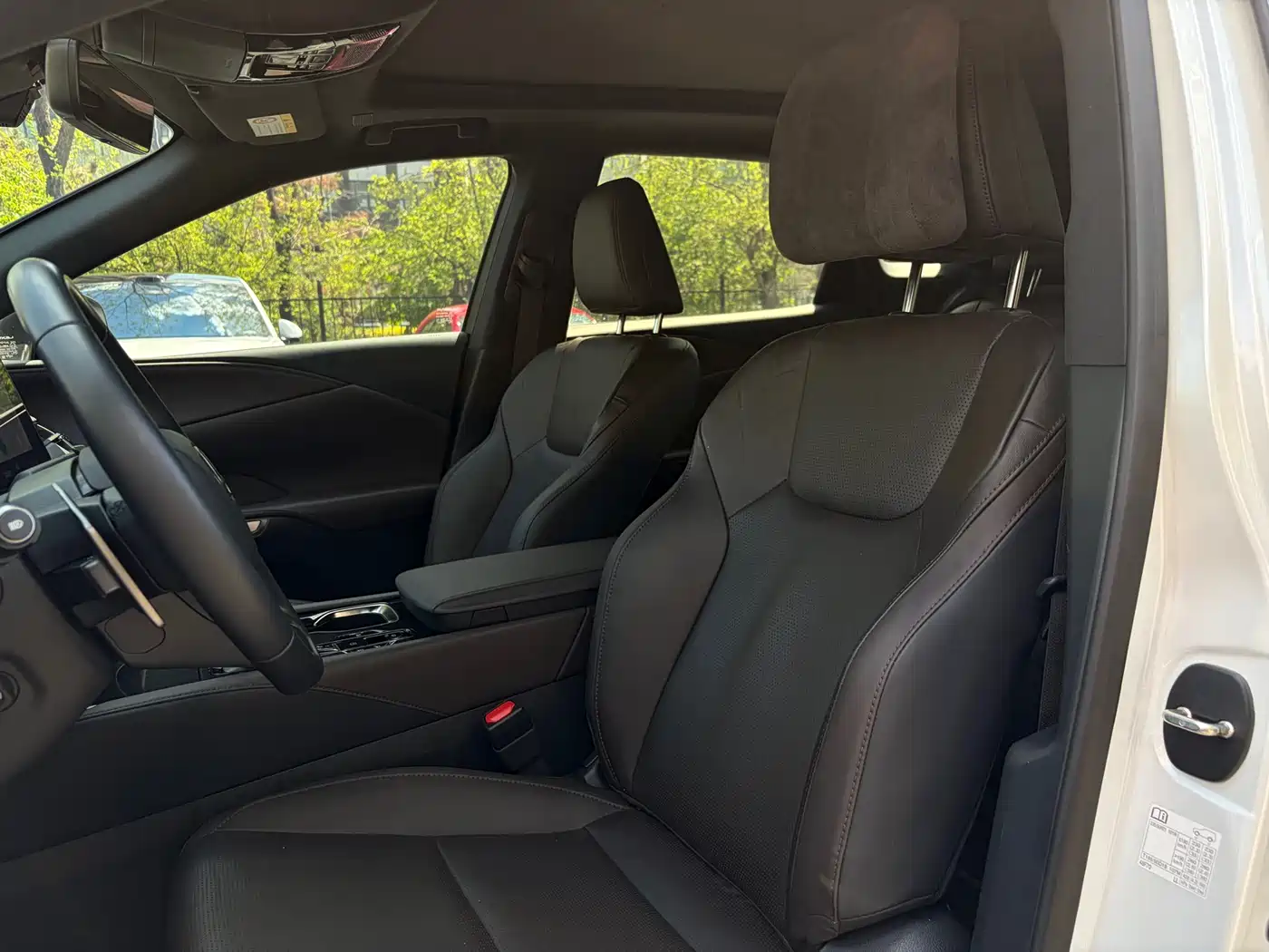 Lexus RX 2023 350h 4WD Pure Edition фото 7