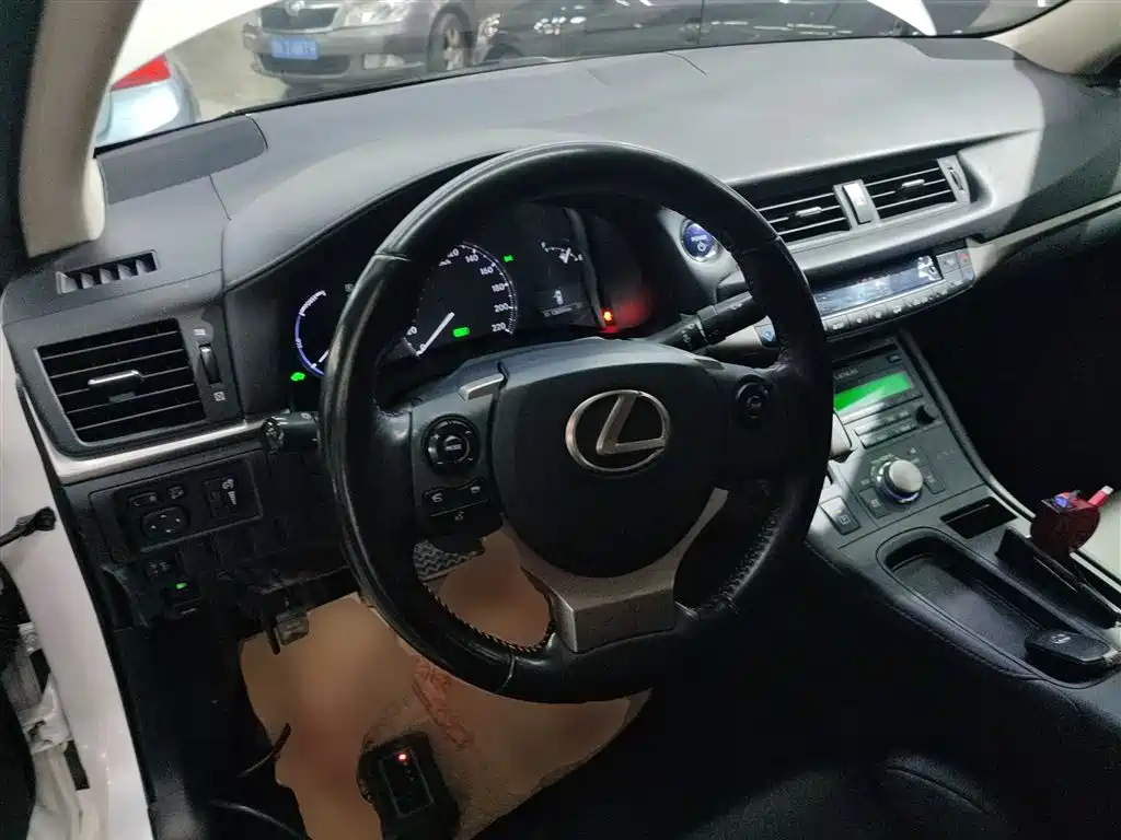 Lexus CT 2017 CT200h Elite Edition (Single Color) China VI фото 7