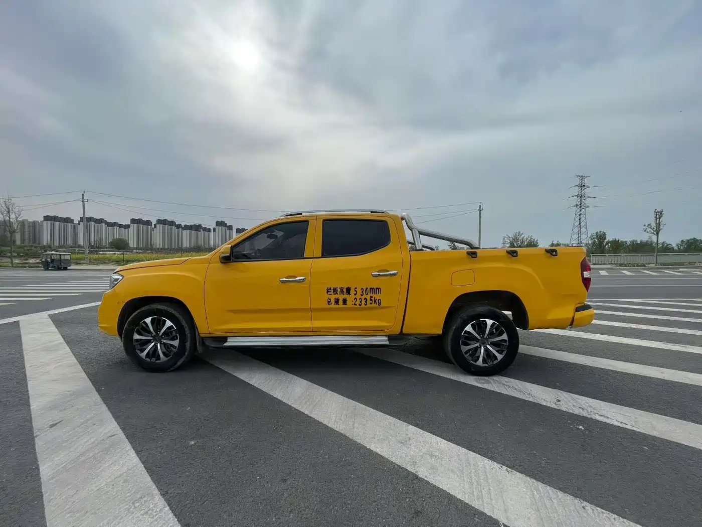 SAIC Maxus Maxus T70 2022 2.0T Manual Diesel 2WD 5th Anniversary Elite Long Bed Flat Floor фото 6