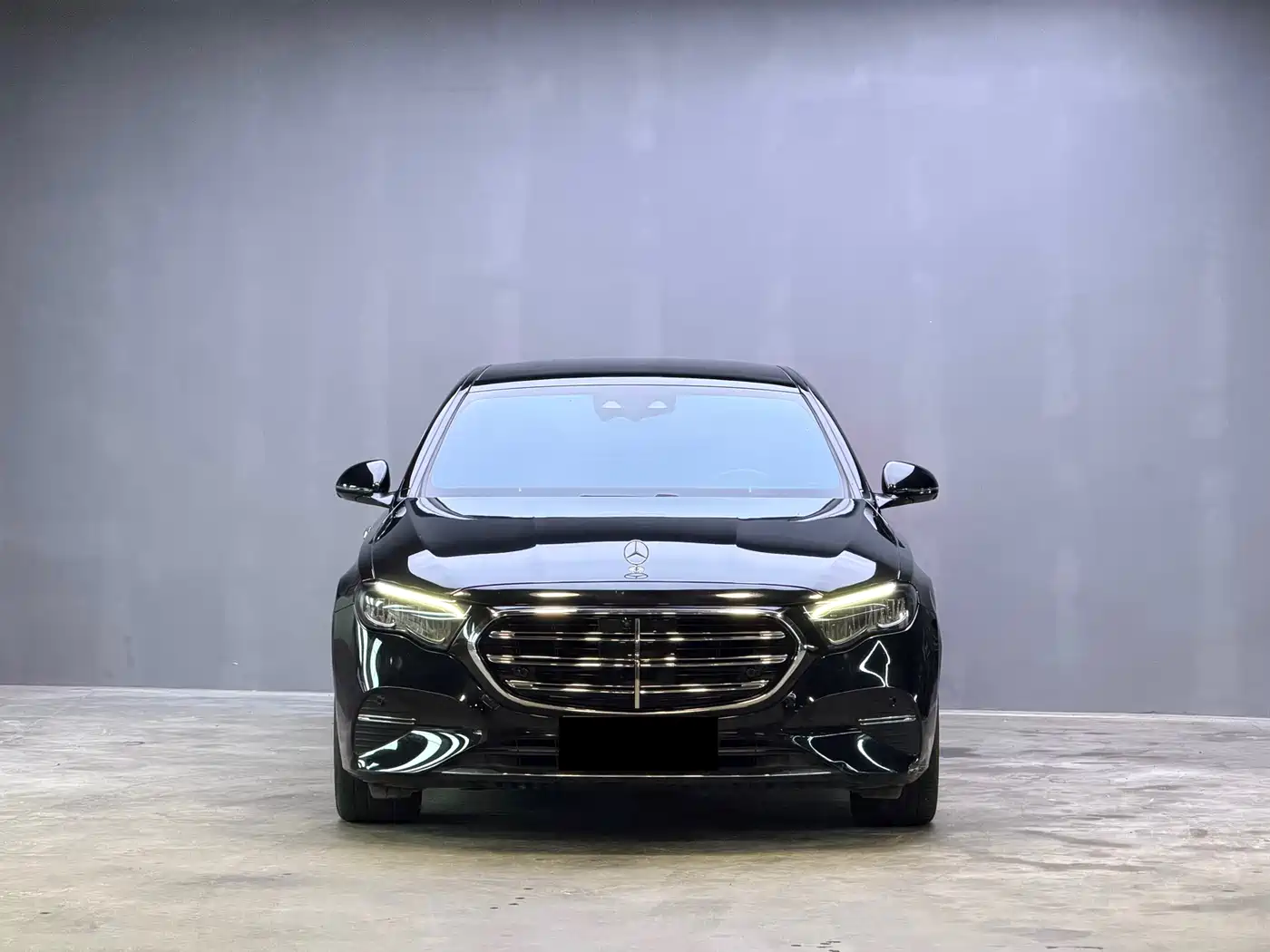 Mercedes-Benz E-Class 2024 Model E 300 L Luxury фото 2