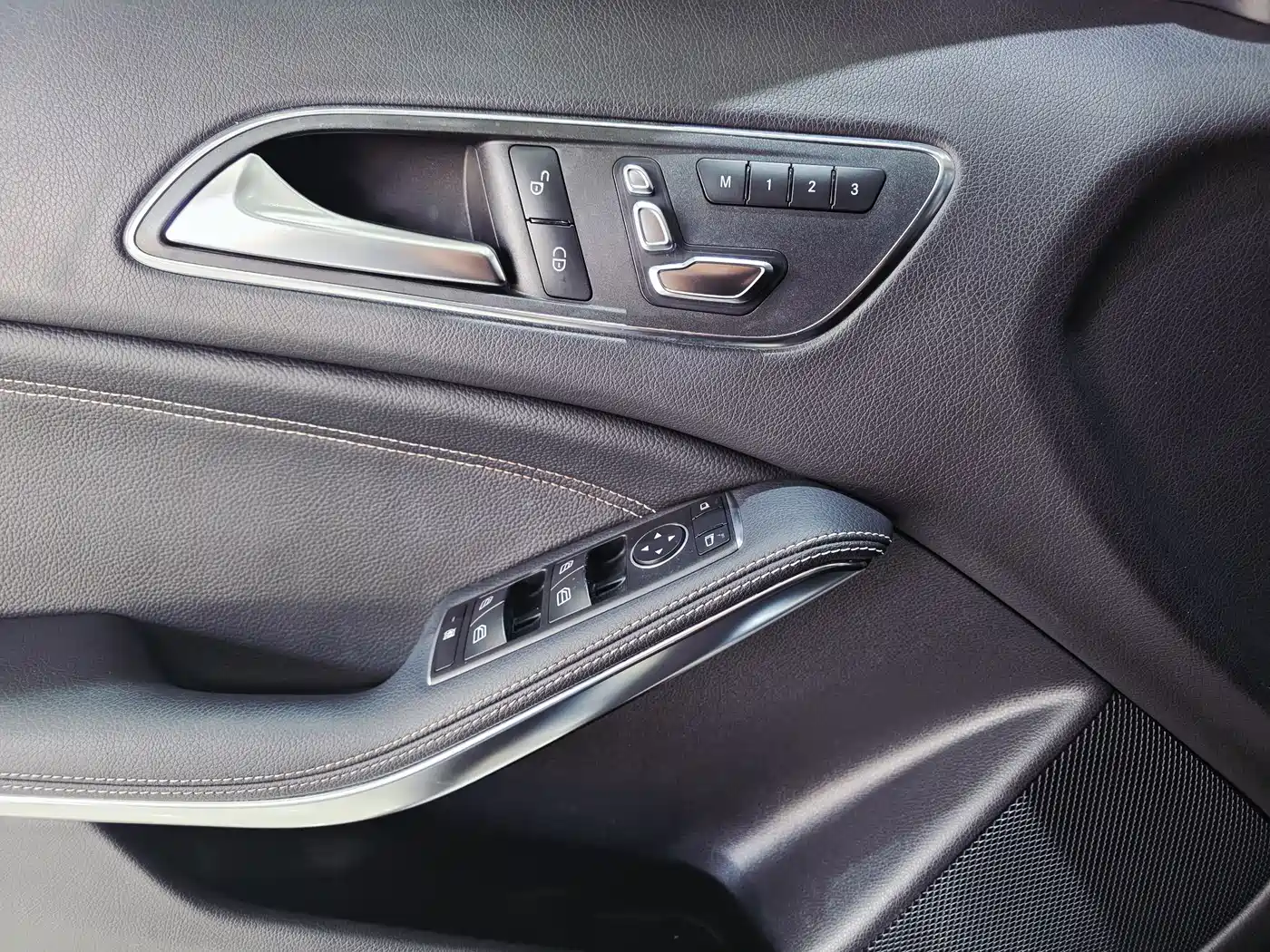 Mercedes-Benz GLA 2017 GLA 200 Dynamic фото 6