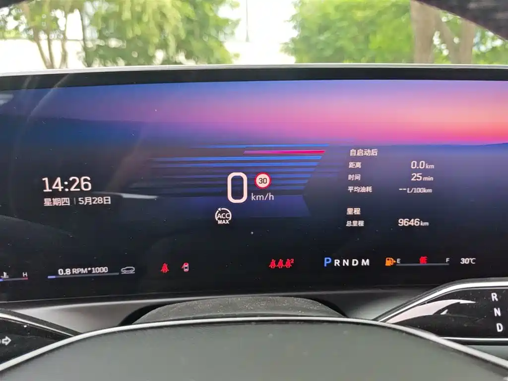 Cadillac GT4 2023 25T Luxury Edition фото 18